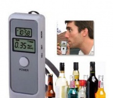 741525 ALCOL TEST DIGITALE CON DISPLAY ORARIO LCD ALCOOL SALUTE PERICOLO POLIZIA