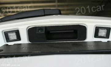 2 in 1 maniglia bagagliaio di ricambio + telecamera posteriore auto parcheggio inversione veicolo telecamera 170 gradi impermeabile Custom Fit per Ford Focus Hatchback 2011 2012 2013 2014 2015 2016 2017 (dimensioni: 13.5 cm x 4 cm)