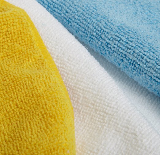 AmazonBasics - Panni in microfibra (confezione da 24 unità), color bianco, celeste e giallo