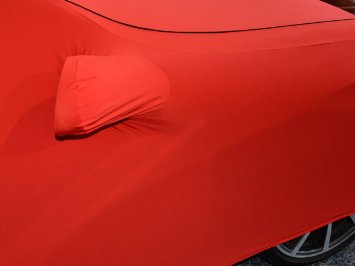 Autoabdeckung Indoor Car-Cover mit Spiegeltasche Größe L 455x165x120cm Satin rot