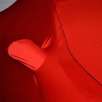 Autoabdeckung Indoor Car-Cover mit Spiegeltasche Größe L 455x165x120cm Satin rot