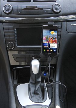 Cartrend 80282 - Supporto da auto per smartphone, con funzione di ricarica, posizionamento flessibile