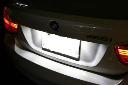 KFZTEILESCHNELLVERSAND24 - Illuminazione a LED per targa, per Octavia 1Z a partire da 09, senza TV, colore: Bianco freddo