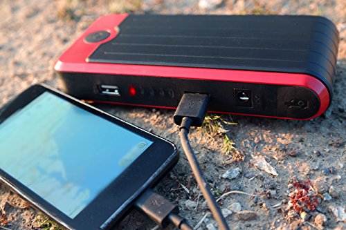 PowerAll, powerbank rosso/nero portatile e jump starter auto con batteria e monitor per sistema di ricarica