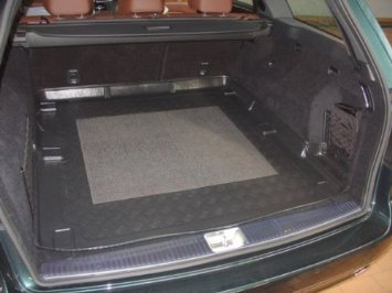 ZentimeX Z908310 Vasca baule su misura con superficie scanalata e integrato tappeto antiscivolo